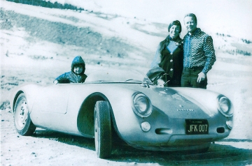 Lovely period shot of the 550 RS - everyone's idea of an American Porsche
