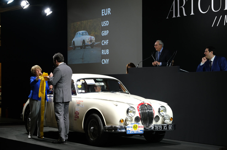 Nice touch: the widow of the late, great Bernard Consten and his Tour de France Automobile-winning Mk 2 Jaguar. It sold for €290k gross