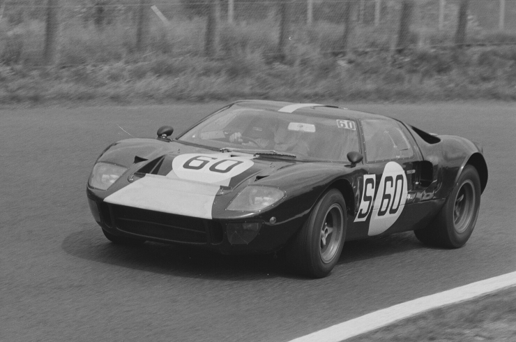 Alain at speed at the ’Ring in 1970. He was sharing GT40 P/1078 with Piers Forrester. The dark blue with DayGlo orange stripe car was not running at the finish but still credited with 22nd place overall (Kurt Wörner)